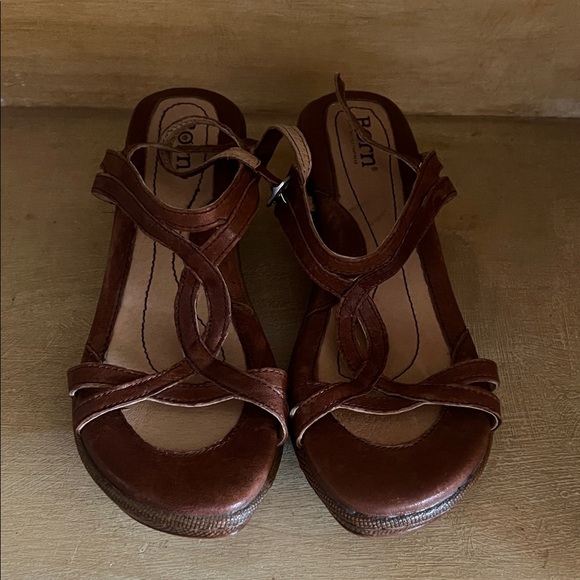 Born Women's Dark Brown Crisscross Sandals - Picture 1 of 8